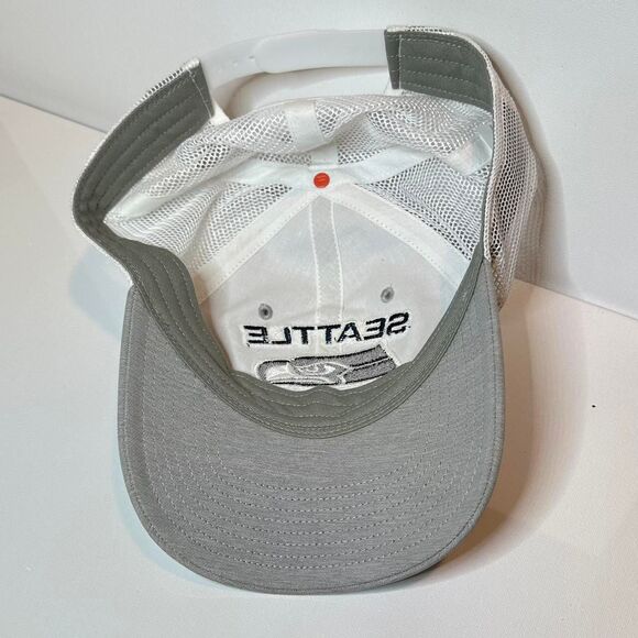 Seattle Seahawks Fanatics grey‎ and white snapback - Picture 5 of 5